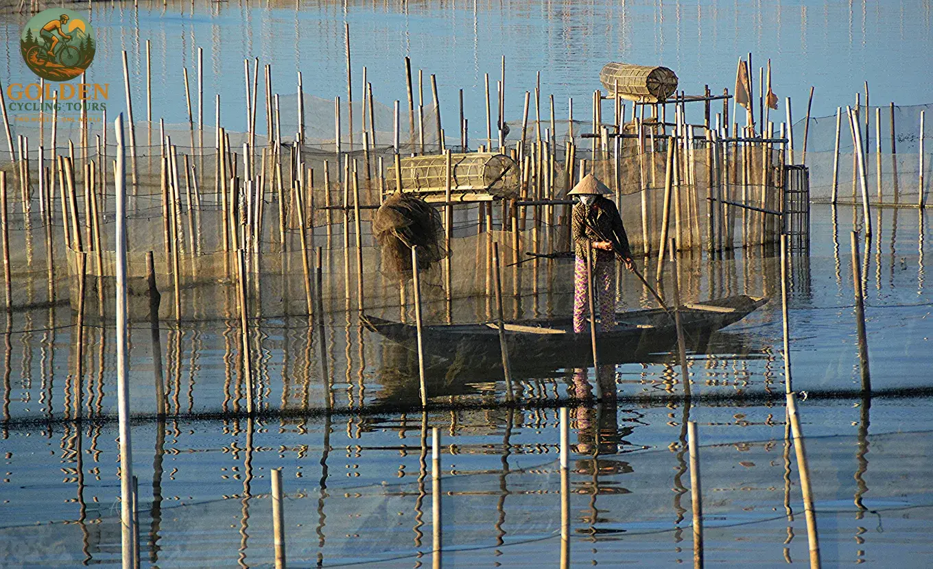 Hue Biking Tour to Chuon Lagoon: Half-Day Cycling Adventure